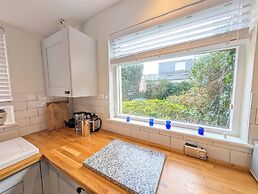 The Old Barn Near St Ives - Rustic Charm & Space