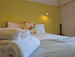 The Old Barn Near St Ives - Rustic Charm & Space