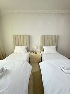 SHRTSTAYS Guesthouse