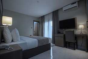 Knightsbridge Hotel and Suites