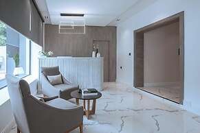 Knightsbridge Hotel and Suites