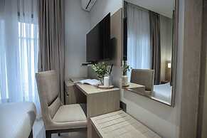 Knightsbridge Hotel and Suites