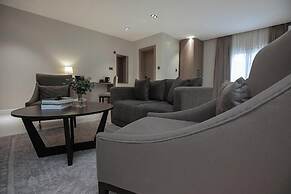 Knightsbridge Hotel and Suites