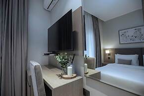 Knightsbridge Hotel and Suites