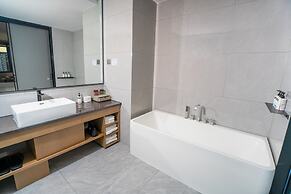 Yueyang Pingjiang by IHG