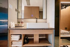 Yueyang Pingjiang by IHG