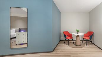 Holiday Inn Express Yangzhou Grand Canal Theatre by IHG