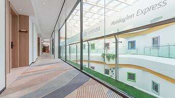 Holiday Inn Express Yangzhou Grand Canal Theatre by IHG