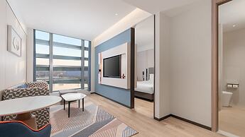 Holiday Inn Express Yangzhou Grand Canal Theatre by IHG