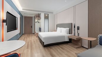 Holiday Inn Express Yangzhou Grand Canal Theatre by IHG