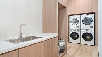 Holiday Inn Express Yangzhou Grand Canal Theatre by IHG