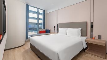 Holiday Inn Express Yangzhou Grand Canal Theatre by IHG