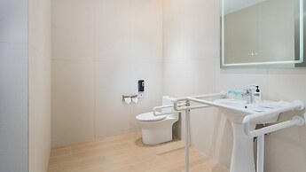 Holiday Inn Express Yangzhou Grand Canal Theatre by IHG