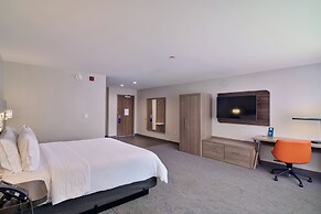 Holiday Inn Express & Suites Diamond by IHG