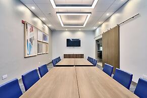 Holiday Inn Express & Suites Diamond by IHG