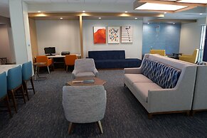 Holiday Inn Express & Suites Diamond by IHG