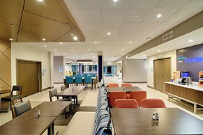 Holiday Inn Express & Suites Diamond by IHG