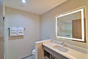 Holiday Inn Express & Suites Diamond by IHG