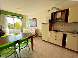 Bright Flat in a Residence With Common Pools