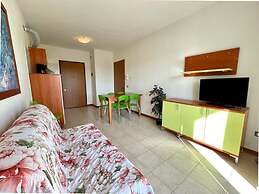 Bright Flat in a Residence With Common Pools