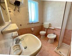 Bright Flat in a Residence With Common Pools