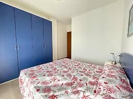 Bright Flat in a Residence With Common Pools