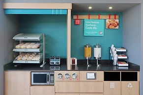 avid hotel Queretaro Centro Sur by IHG