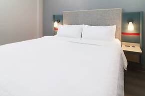 avid hotel Queretaro Centro Sur by IHG