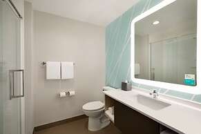 avid hotel Queretaro Centro Sur by IHG