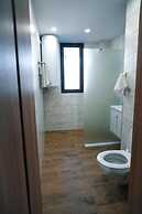 2 Bed Apt - Sleeps 4, Terrace & Pet Friendly