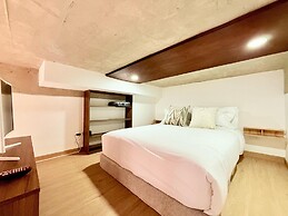 Atelier Cedritos by Weeki.