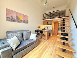 Atelier Cedritos by Weeki.