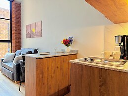 Atelier Cedritos by Weeki.