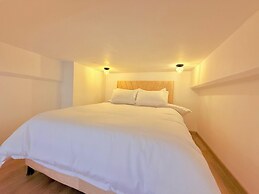 Atelier Cedritos by Weeki.