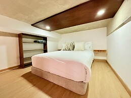 Atelier Cedritos by Weeki.