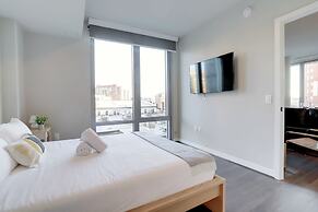 Stylish Apartment Steps from the Metro