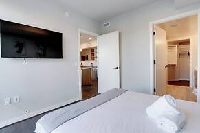 Stylish Apartment Steps from the Metro