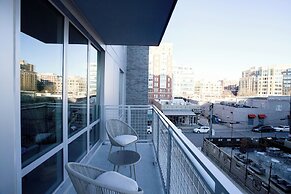 Stylish Apartment Steps from the Metro