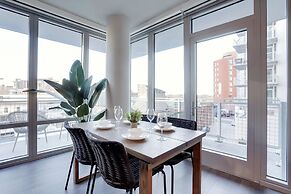 Stylish Apartment Steps from the Metro