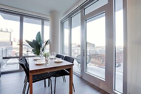 Stylish Apartment Steps from the Metro