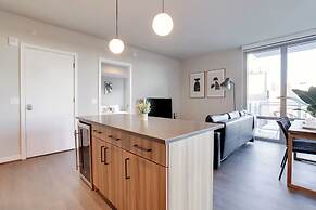 Stylish Apartment Steps from the Metro