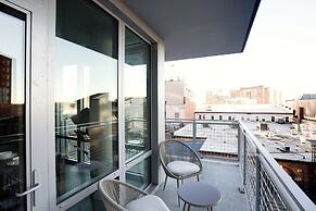 Stylish Apartment Steps from the Metro