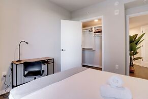 Stylish Apartment Steps from the Metro