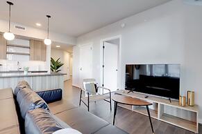 Stylish Apartment Steps from the Metro