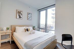 Stylish Apartment Steps from the Metro