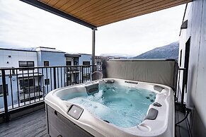 Alpine Retreat by Revelstoke Vacations