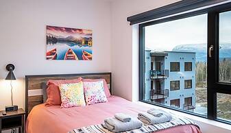 Alpine Retreat by Revelstoke Vacations
