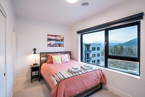 Alpine Retreat by Revelstoke Vacations