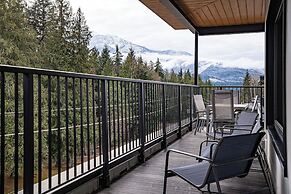 Alpine Retreat by Revelstoke Vacations