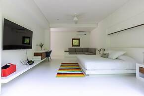 Yeguas U47 by Wynwood House